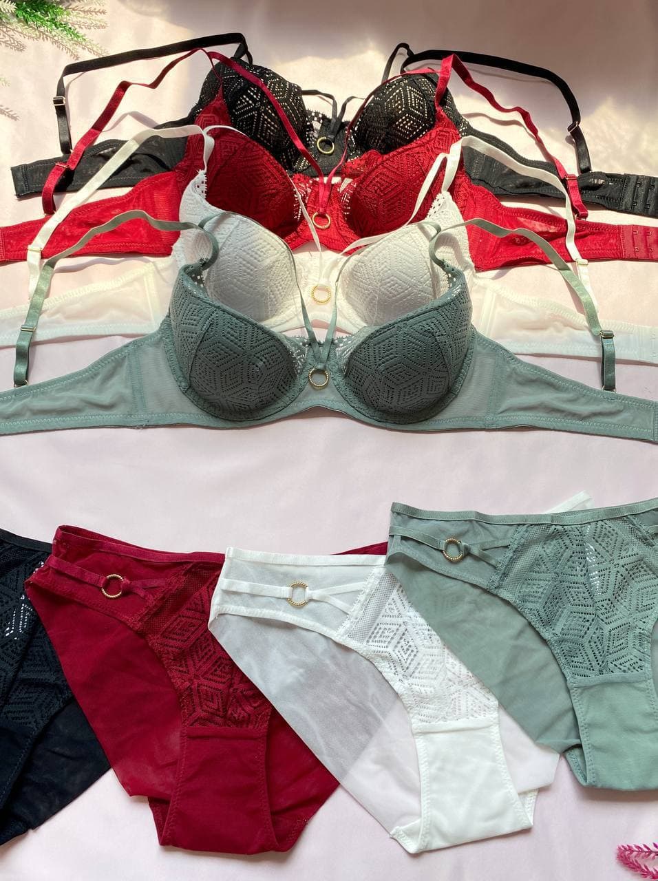 Комплект от Mandhari